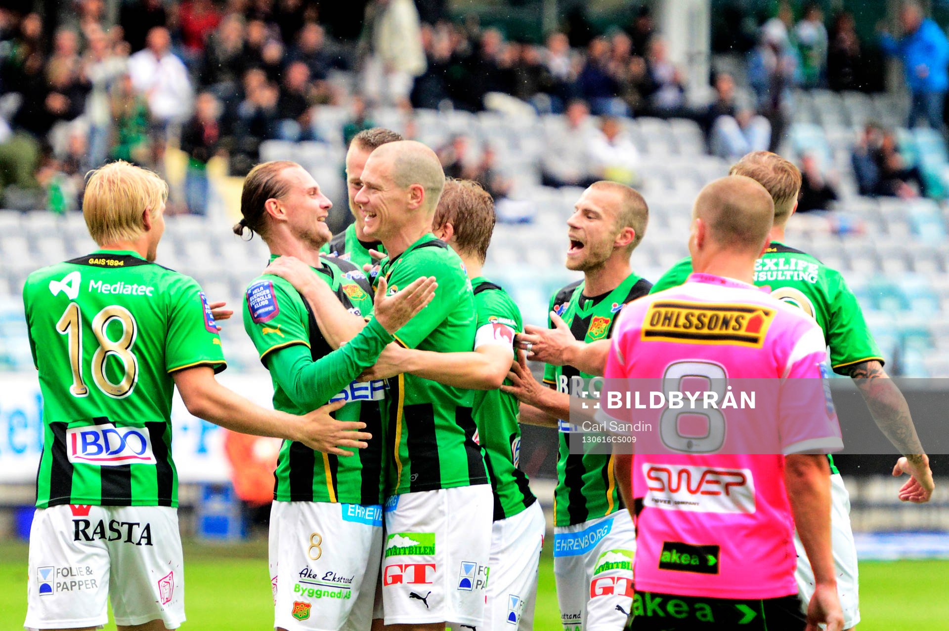 Richard Spong, Gais, firar 1-0 med lagkamraterna