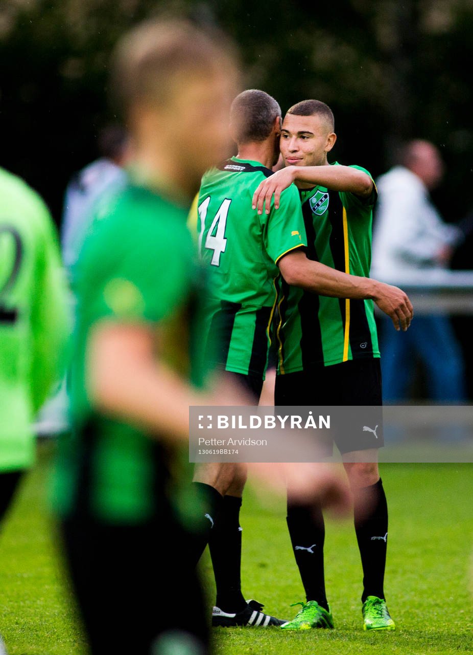 Henrik Larsson, Högaborgs BK kramar om sin son Jordan