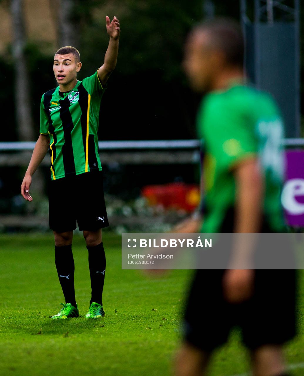 Jordan Larsson, med sin pappa Henrik Larsson i förgrunden
