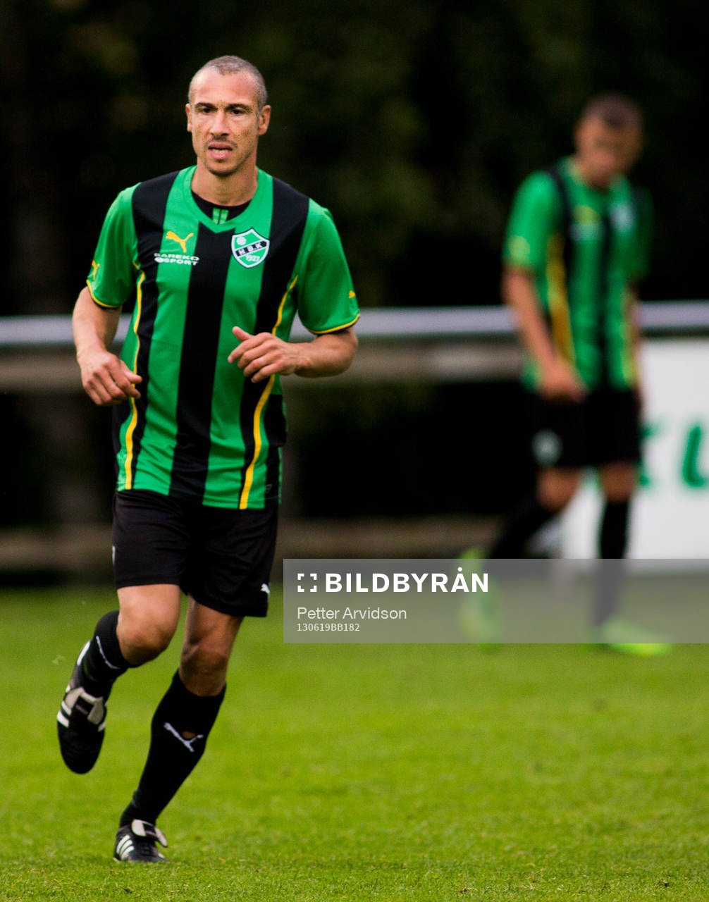 Henrik Larsson spelar en match