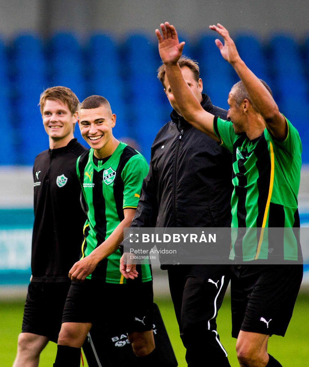 Henrik Larsson spelar en match