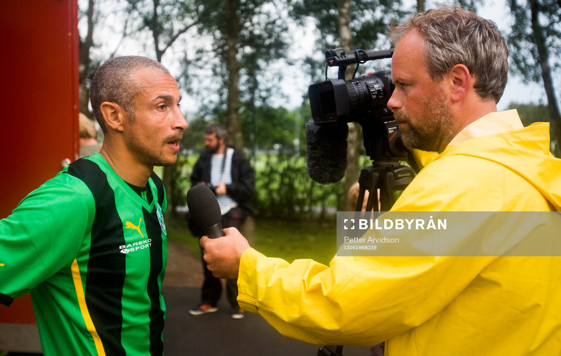 Henrik Larsson spelar en match