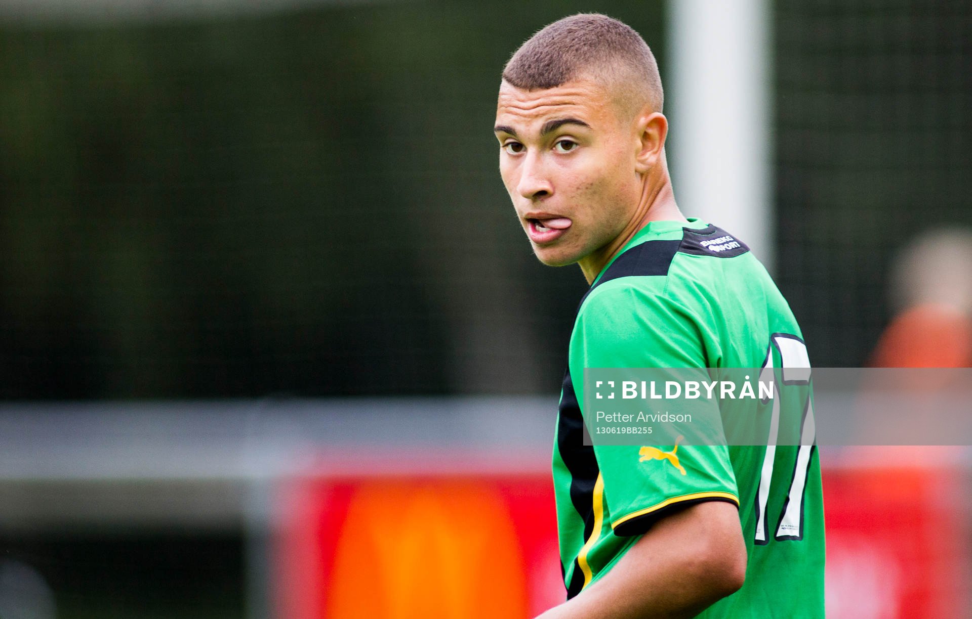 Jordan Larsson, Högaborgs BK spelar en match