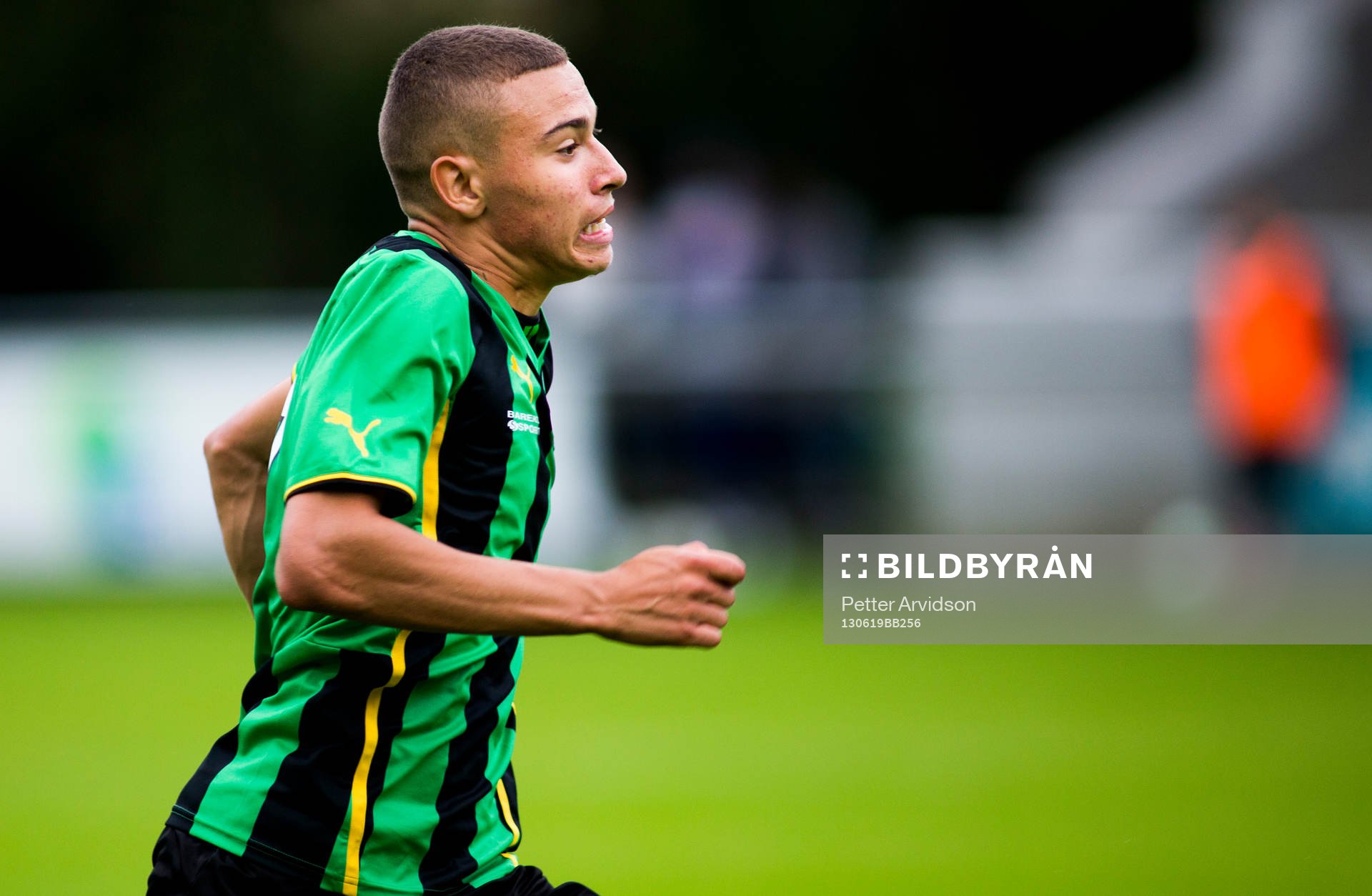 Jordan Larsson, Högaborgs BK spelar en match