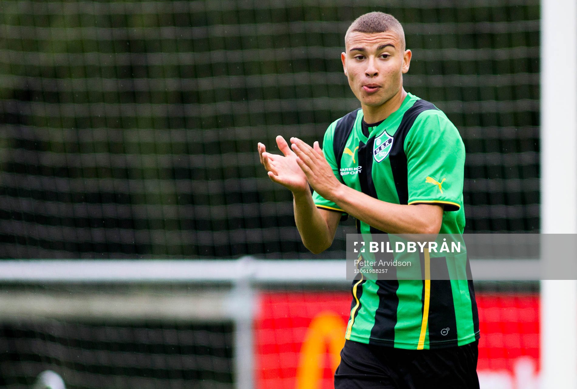Jordan Larsson, Högaborgs BK spelar en match