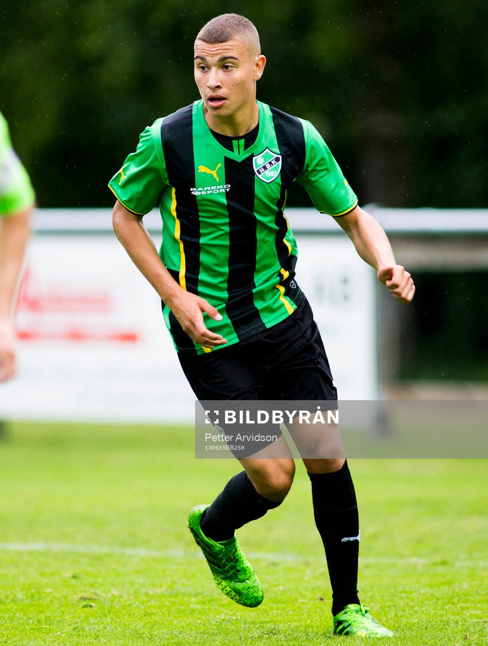 Jordan Larsson, Högaborgs BK spelar en match