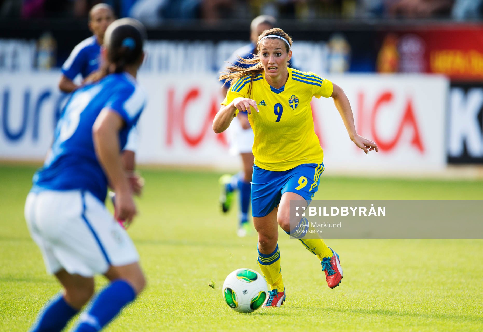 Sveriges Kosovare Asllani i träningslandskampen mellan