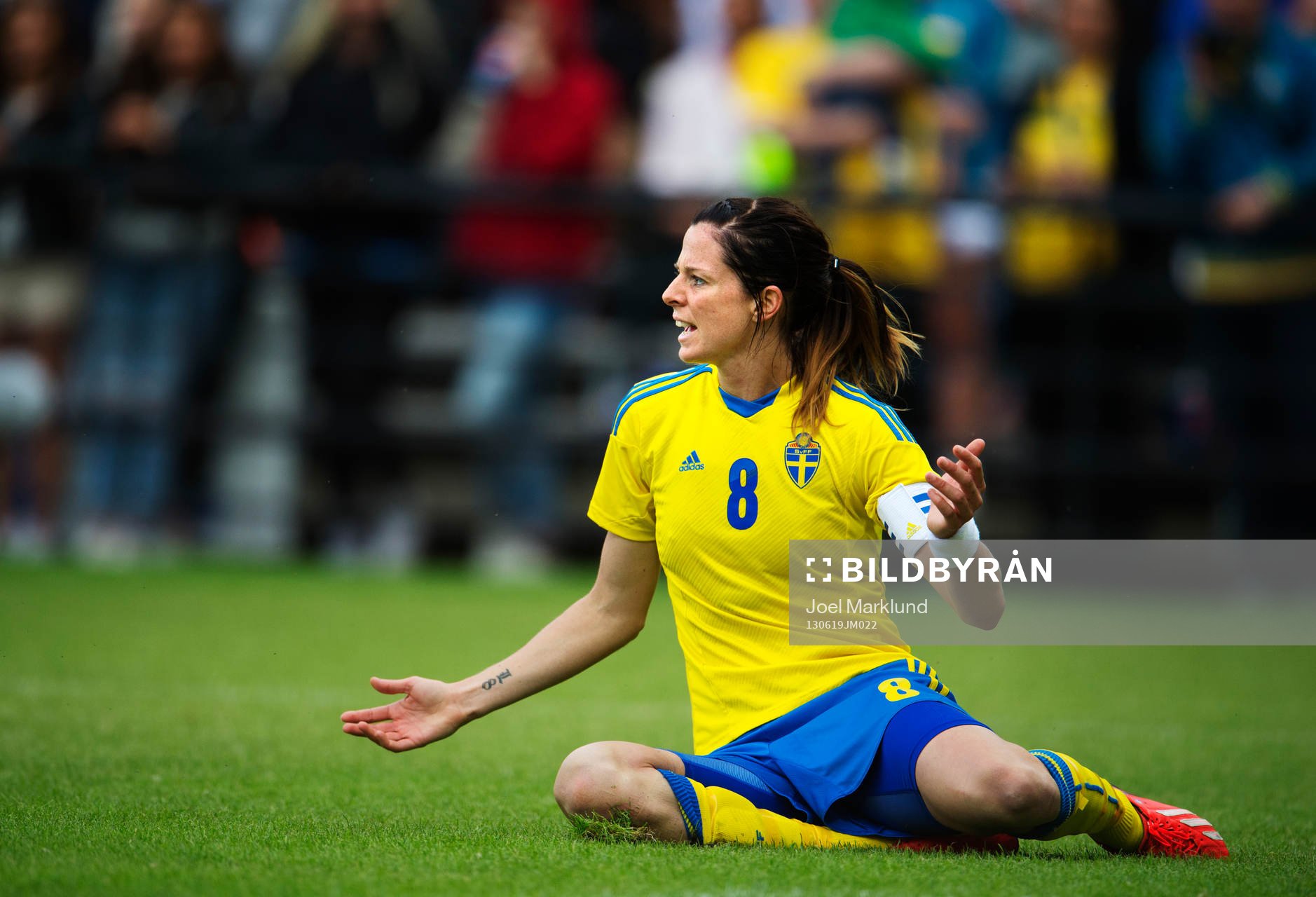 Sveriges Lotta Schelin deppar i träningslandskampen mellan