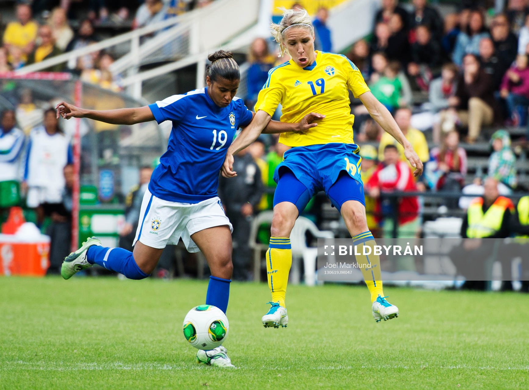 Brasiliens Fabiana Baiana och Sveriges Elin Magnusson i