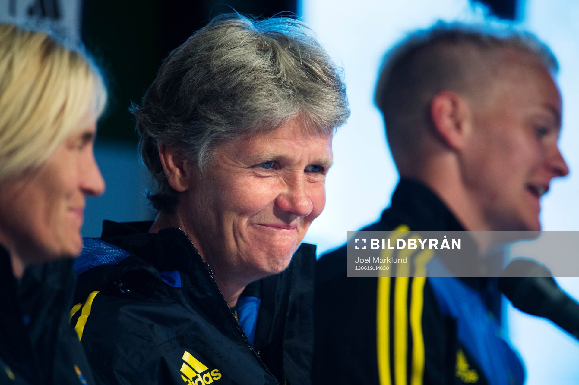 Sveriges förbundskapten Pia Sundhage på en presskonferens