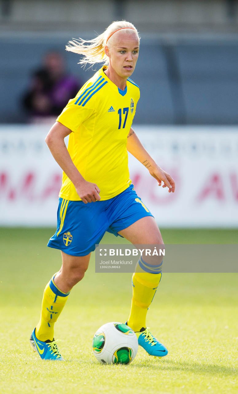 Sveriges Caroline Seger i träningslandskampen mellan