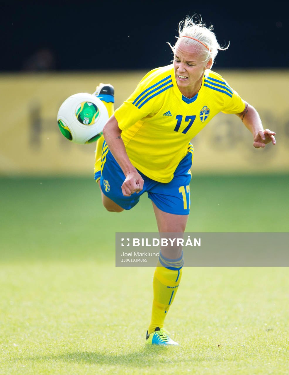 Sveriges Caroline Seger i träningslandskampen mellan
