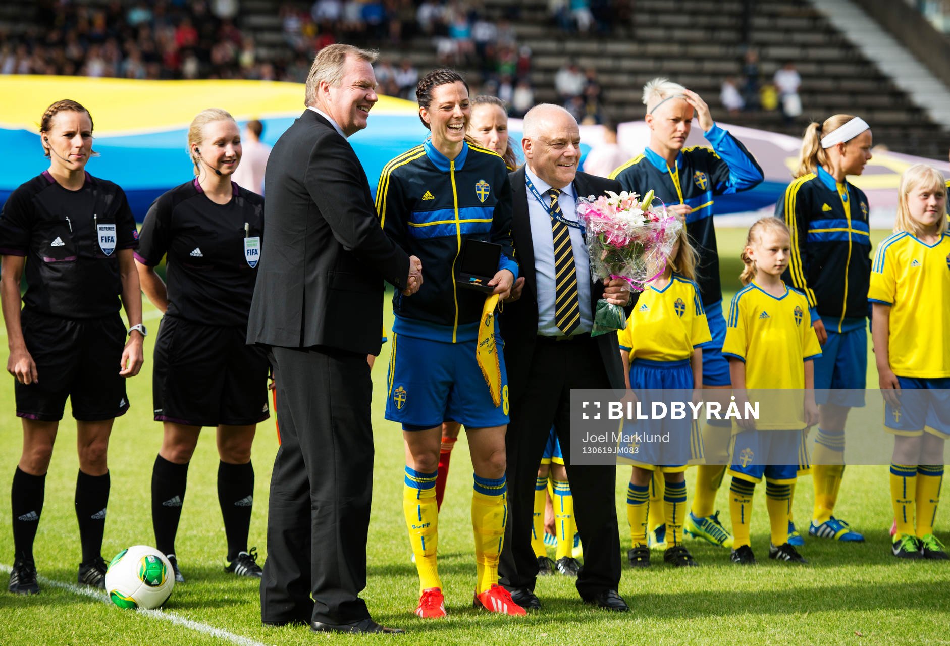 Karl-Erik Nilsson (v), ordförande Svenska