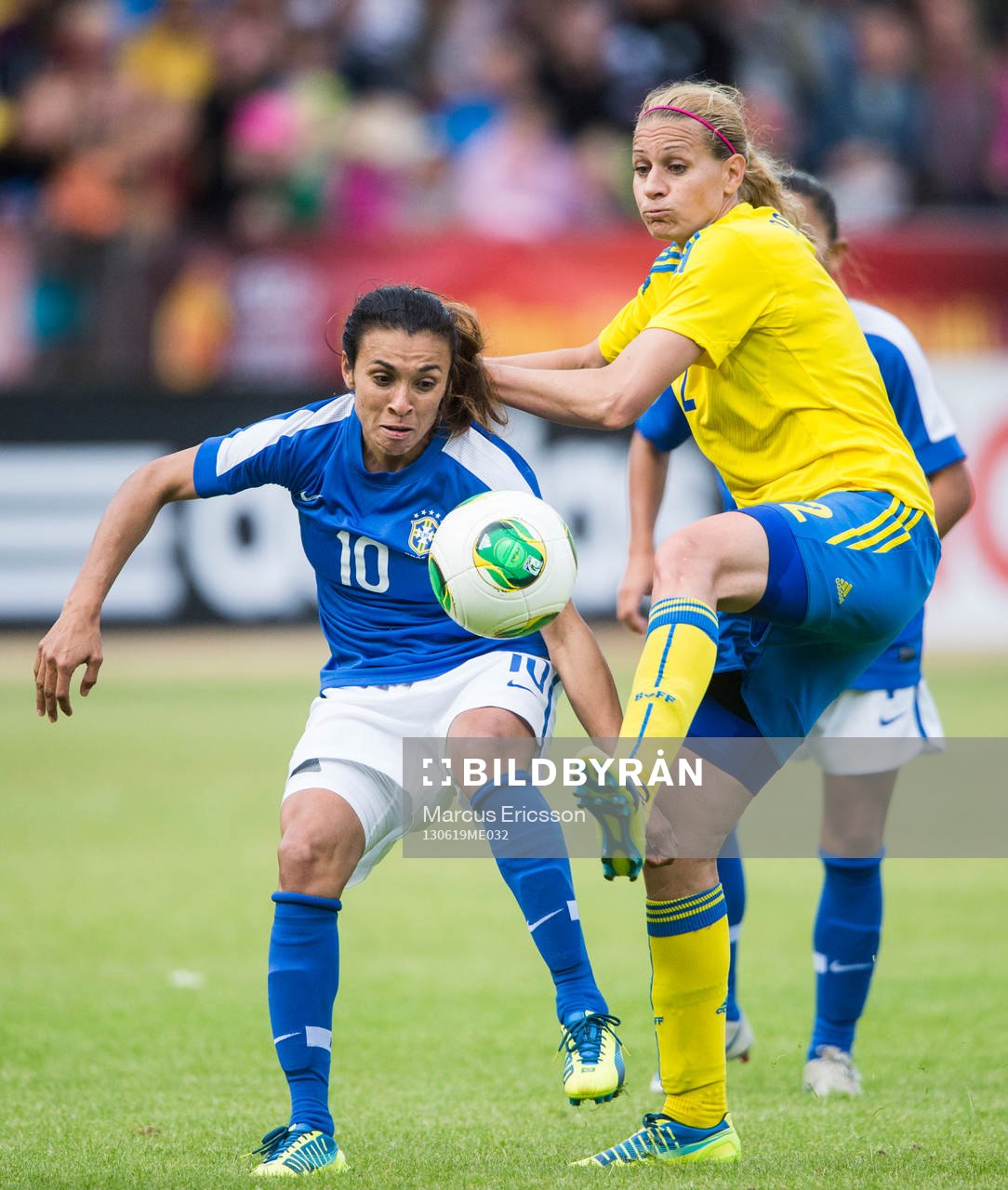 Brasiliens Marta och Sveriges Charlotte Rohlin i