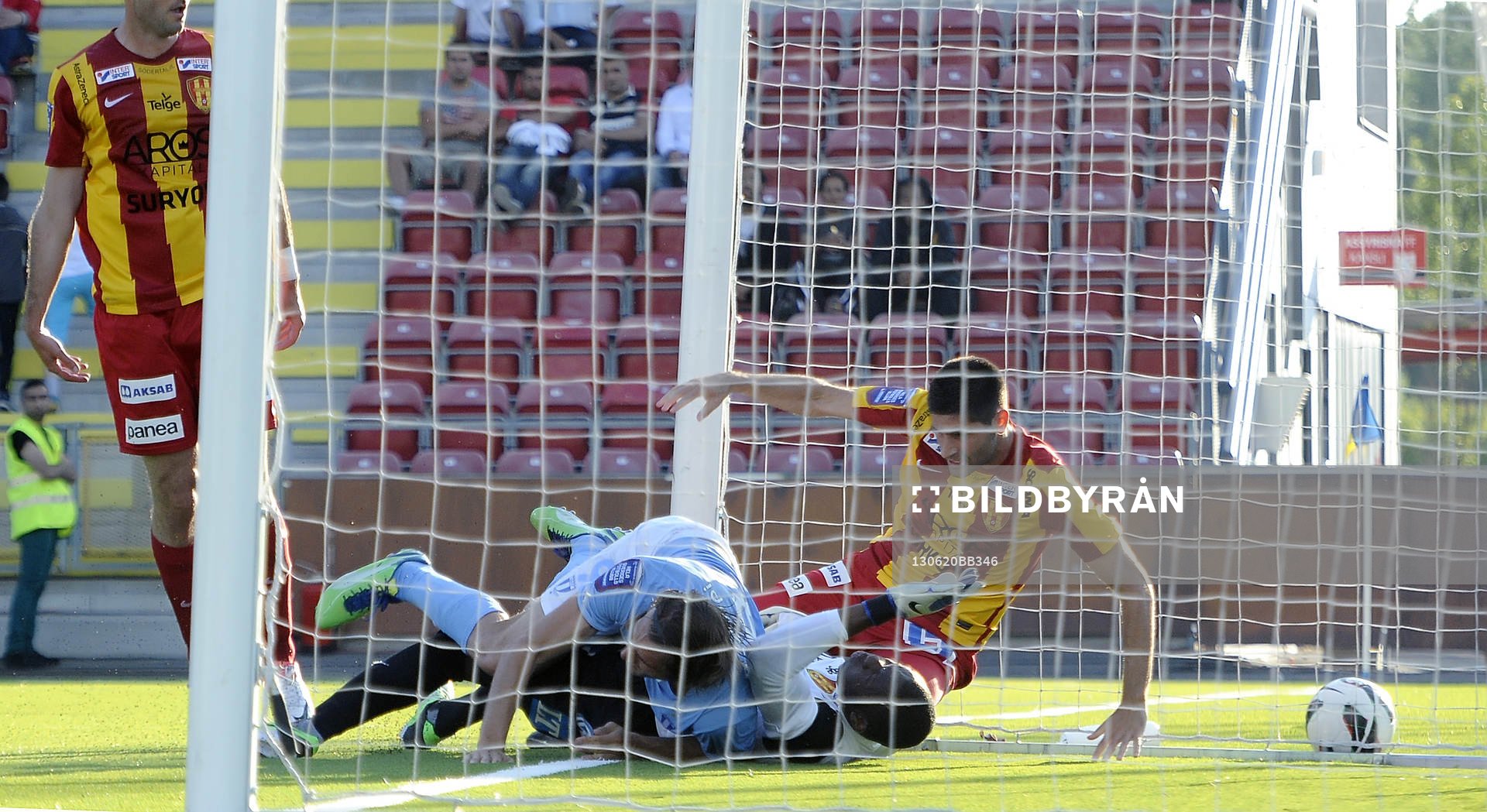Fotboll, Allsvenskan, Syrianska FC- Malmö FF: 0-1 målet av Malmös nr 9 Dardan Rexhepi. 