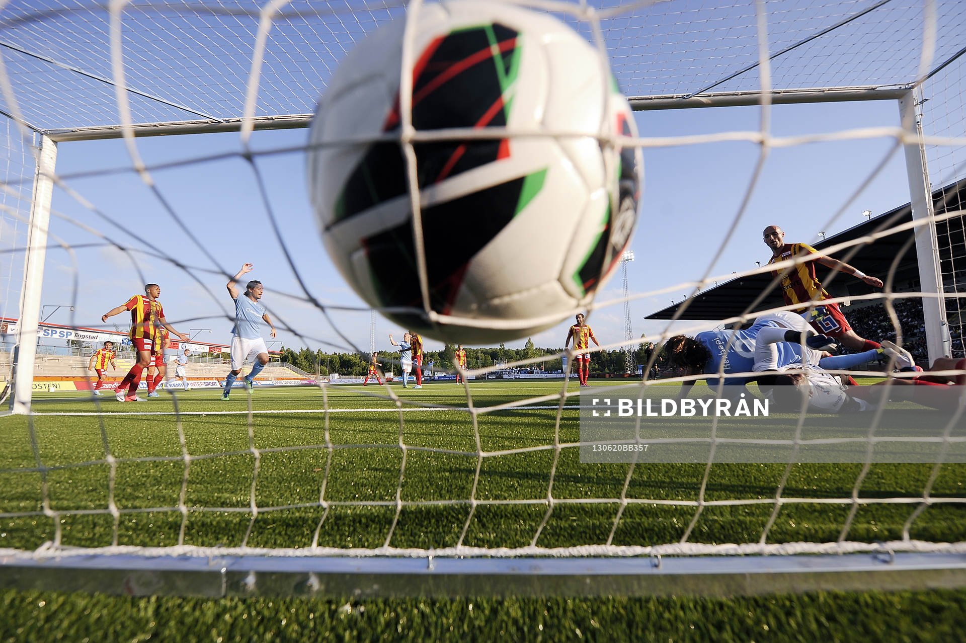 Fotboll, Allsvenskan, Syrianska FC- Malmö FF: 0-1 målet av Malmös nr 9 Dardan Rexhepi.