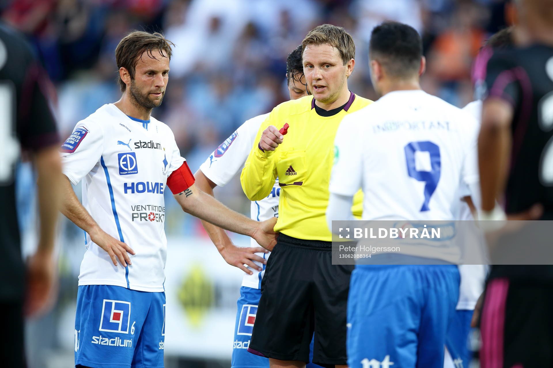 Norrköpings Mathias Florén och domare Markus