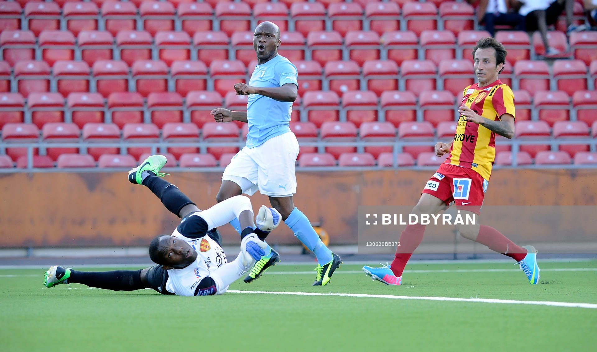2-2 målet av Malmös nr 29 Tokelo Rantie