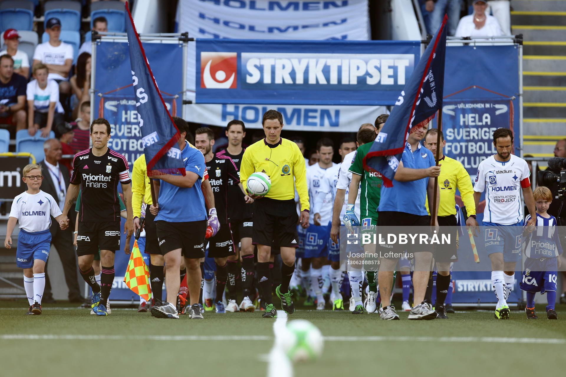 Göteborgs Tobias Hysén, domare Markus Strömbergsson och
