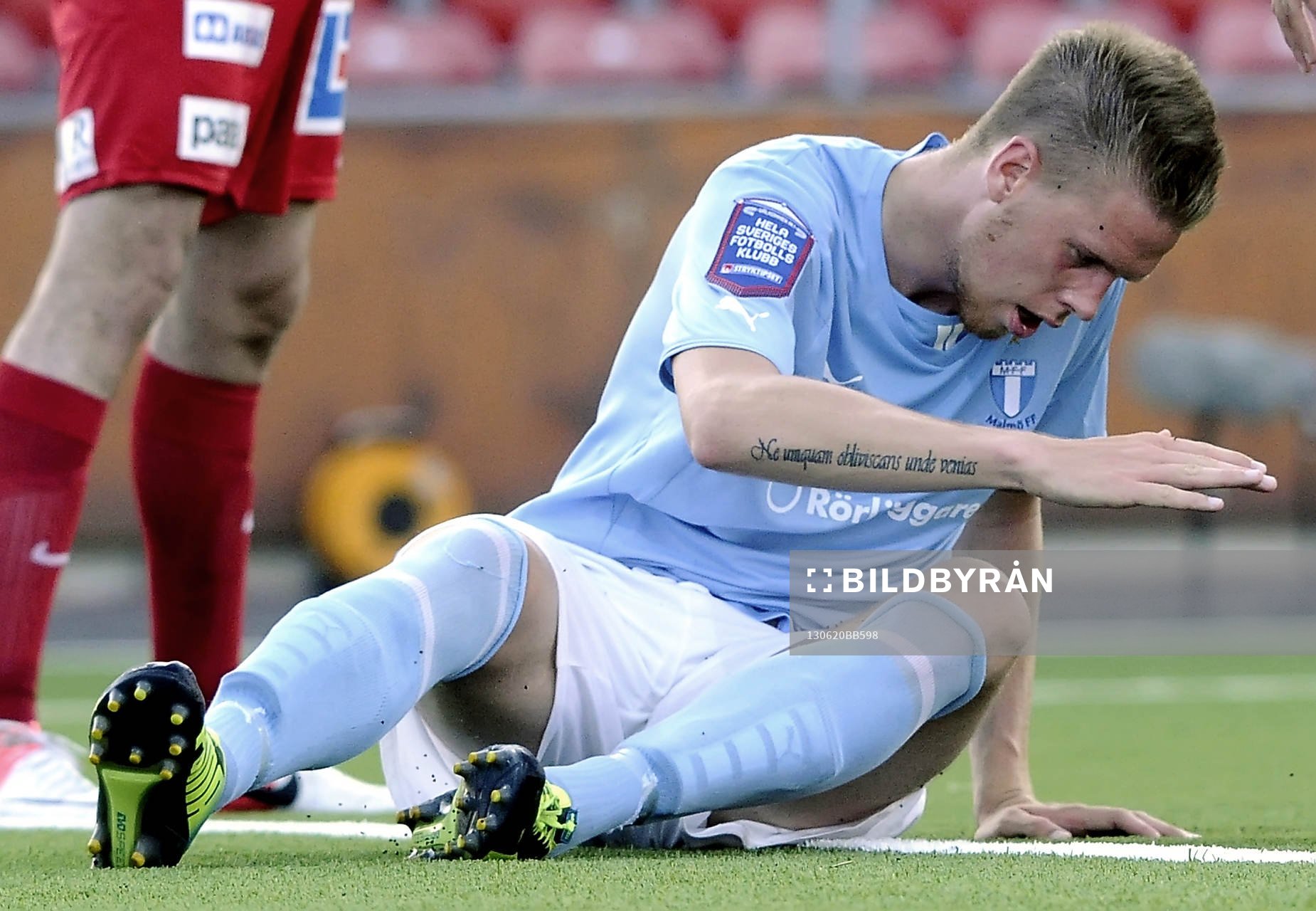 Fotboll, Allsvenskan, Syrianska FC- Malmö FF: Malmös nr 5 Pontus Jansson.