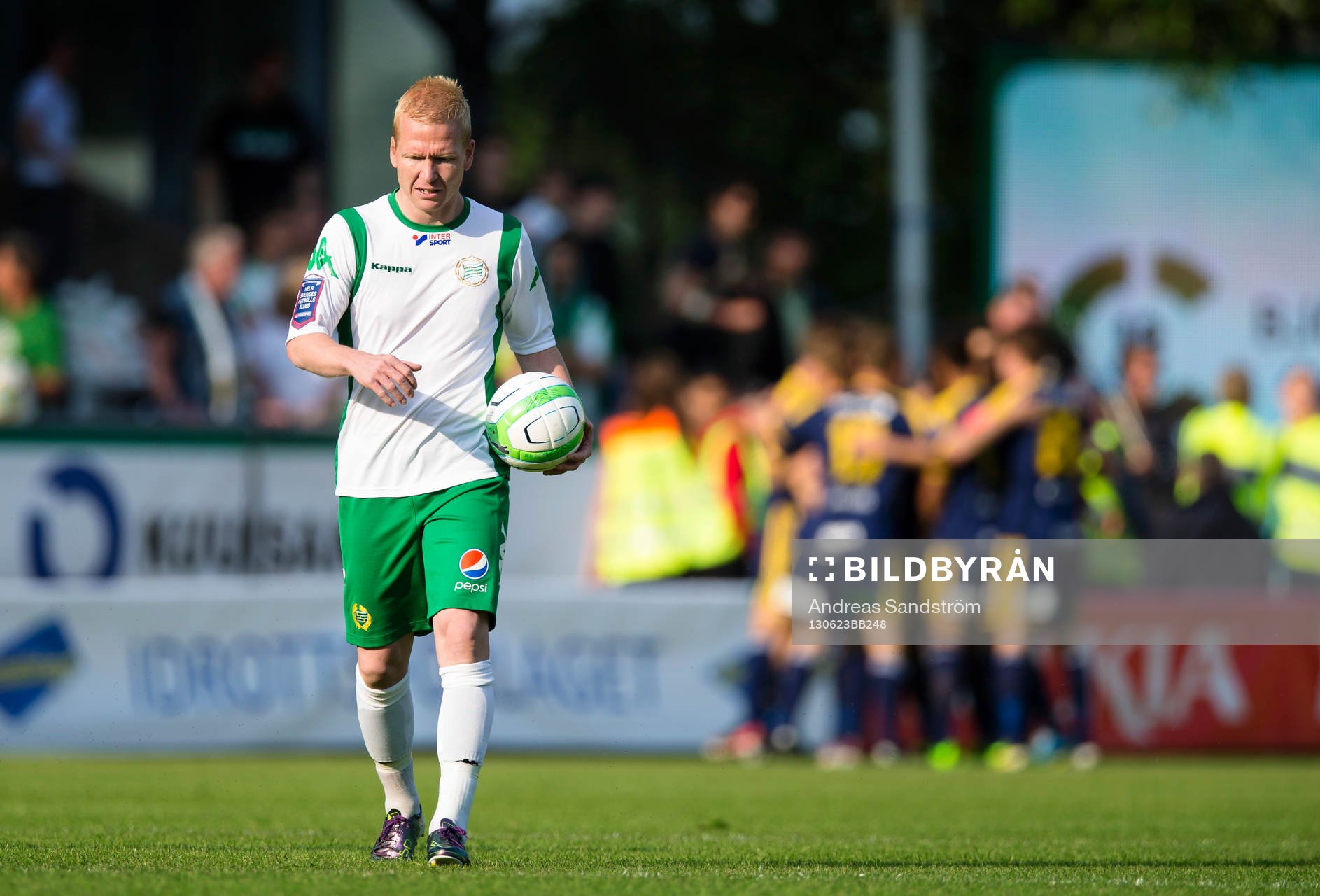 Hammarbys Mattias Adelstam ser deppig ut