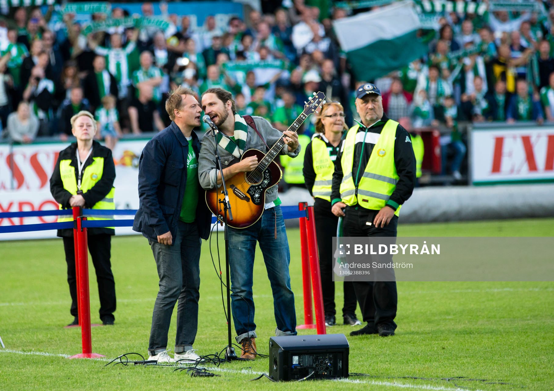 Magnus Carlson sjunger Platsen i Mitt Hjärtasom en del i