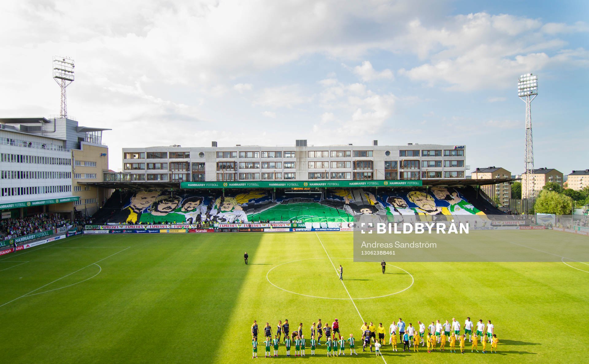 Hammarby tifo på norra läktaren innan matchen mellan