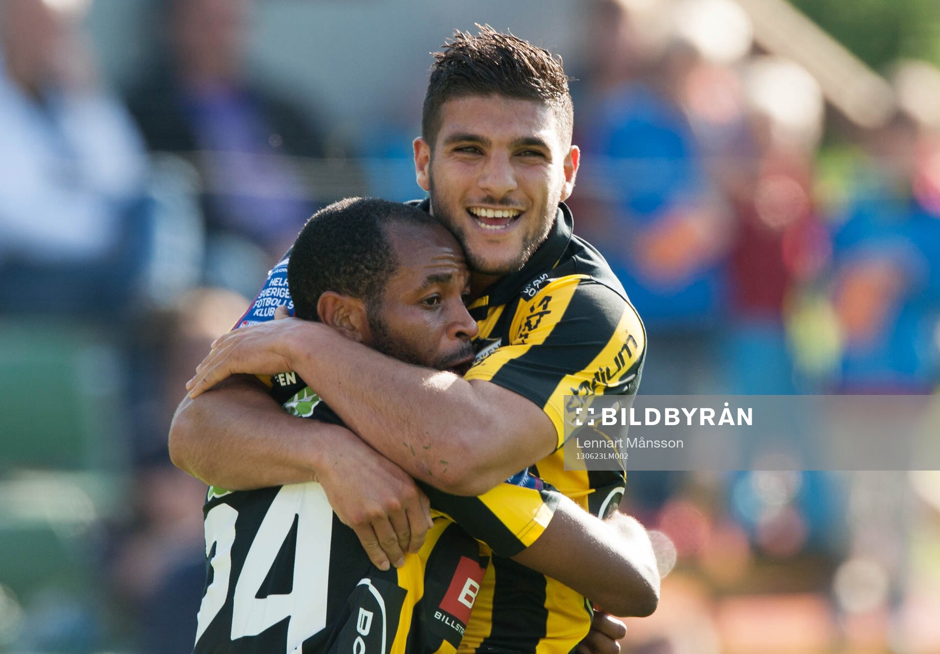 0-1 Moestafa El Kabir, Häcken, som tackar Rene Makondele