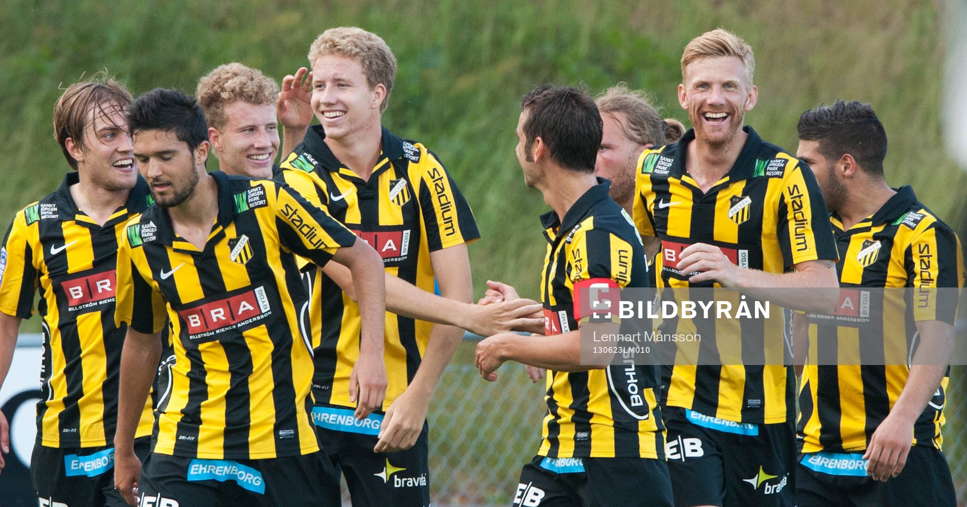 0-2, Samuel Gustafson, Häcken, som grattas av