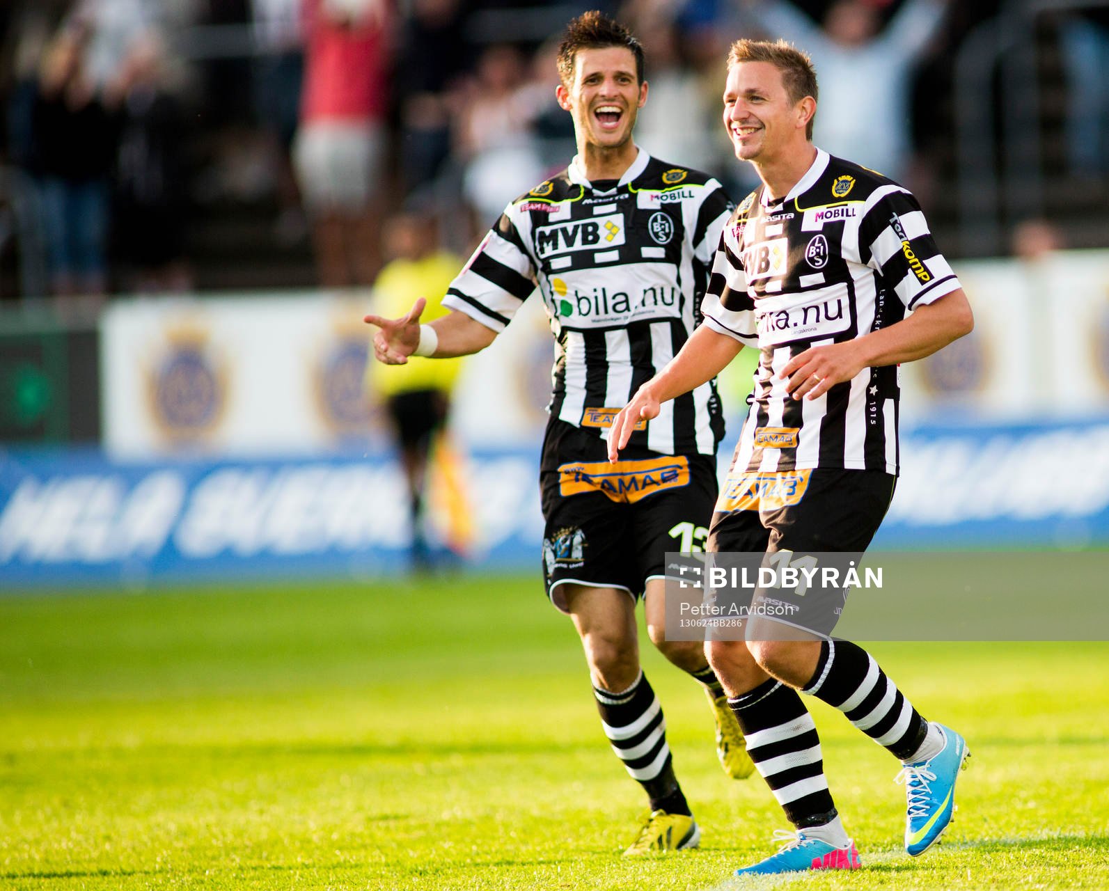 Landskronas Liridon Leci och Fredrik Olsson jublar