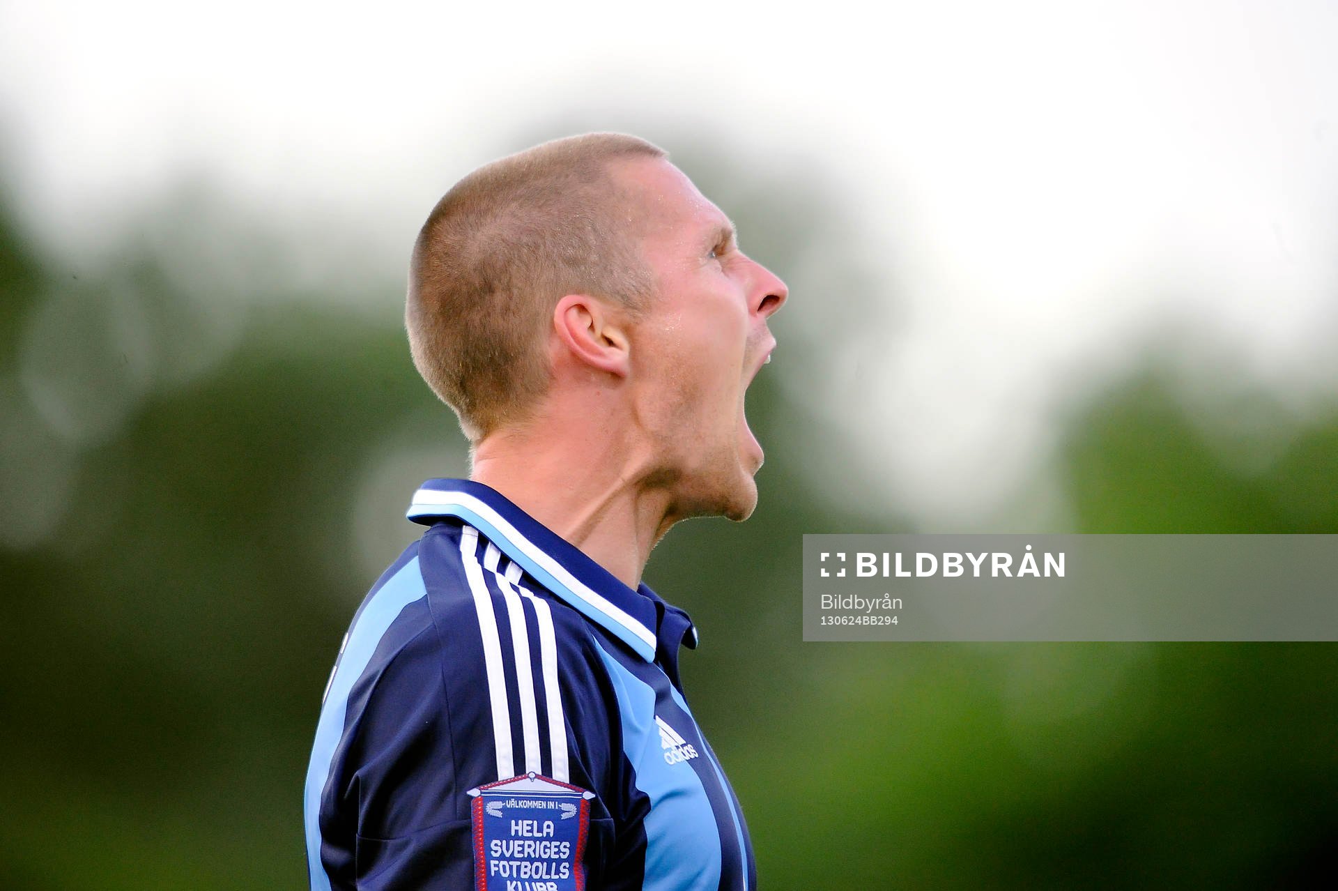 Djurgårdens nr 14 Mattias Östberg skriker ut sin