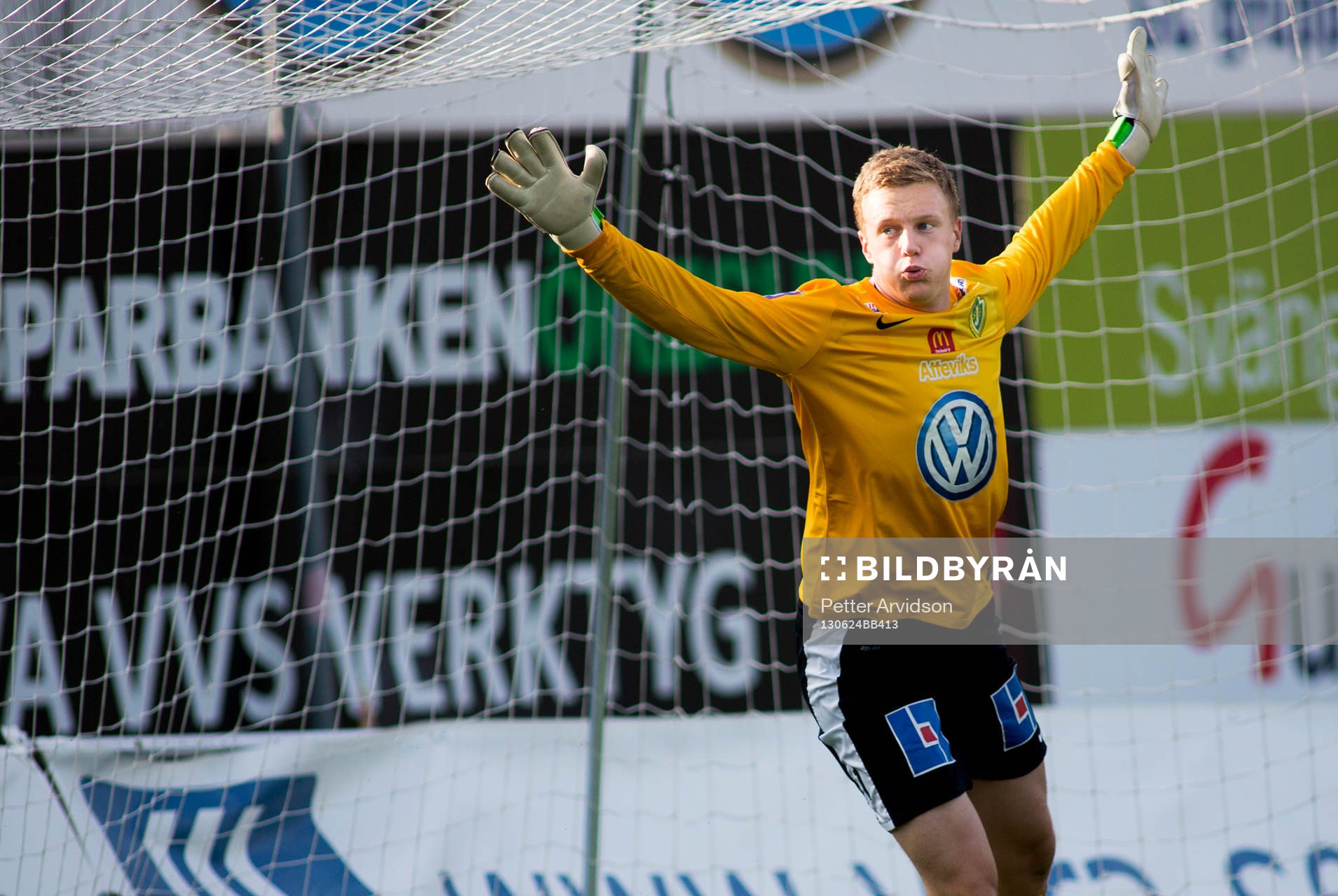 Jönköpings målvakt Niklas Helgesson i matchen mellan