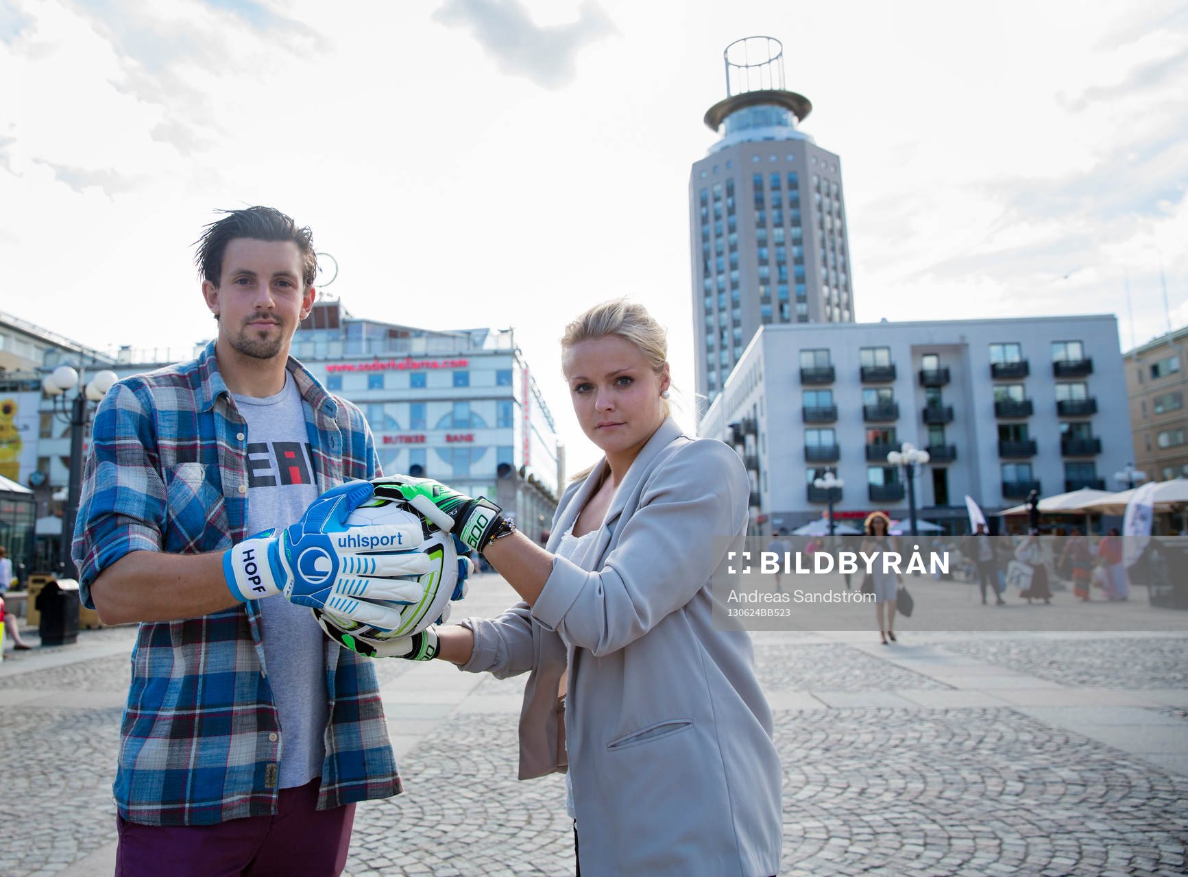 Hammarbys målvakt Johannes Hopf och Hammarbys Damlags