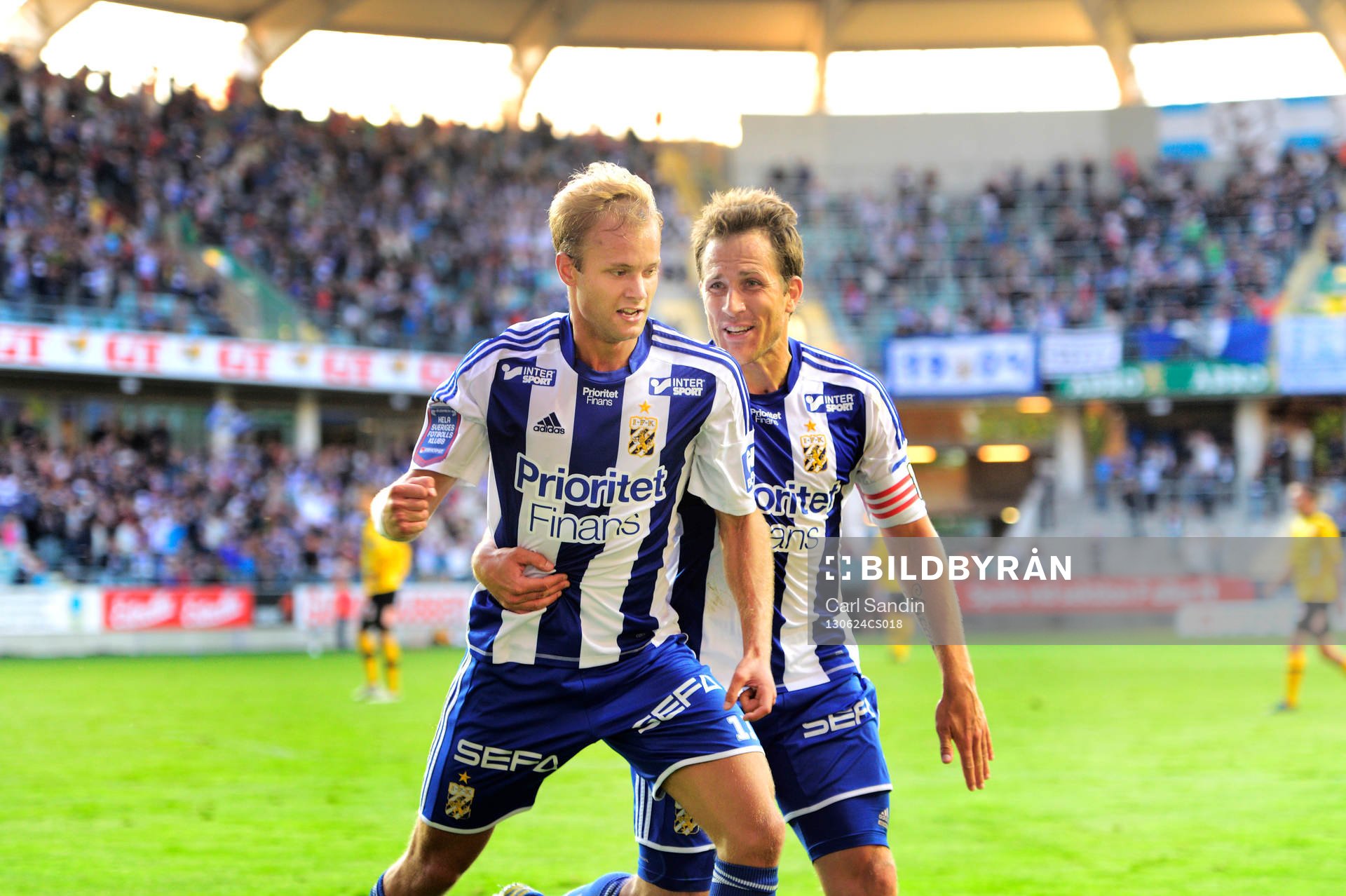 IFK Göteborgs Robin Söder jublar med Tobias Hysén