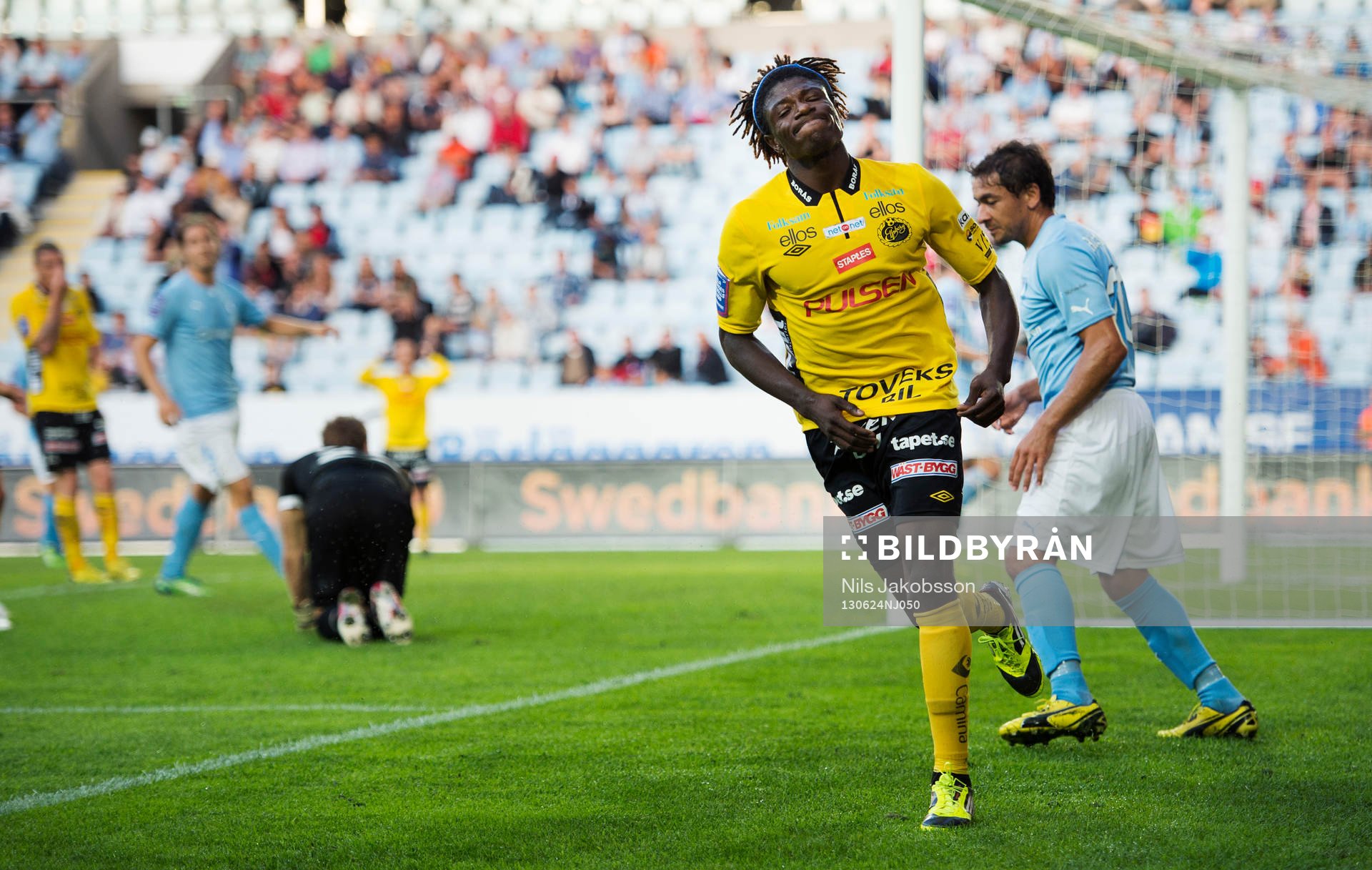 Elfsborgs Mohamed Bangura nickar i ribban och deppar