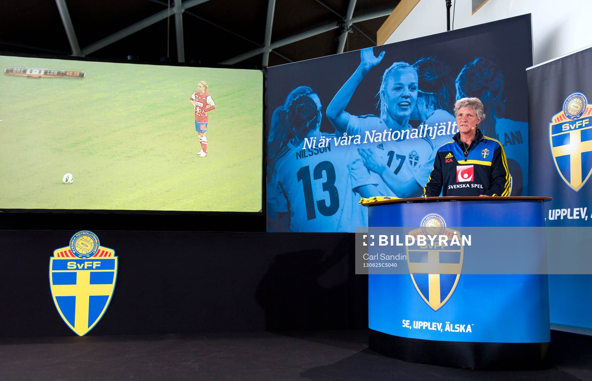 Sveriges förbundskapten Pia Sundhage presenterar Elin