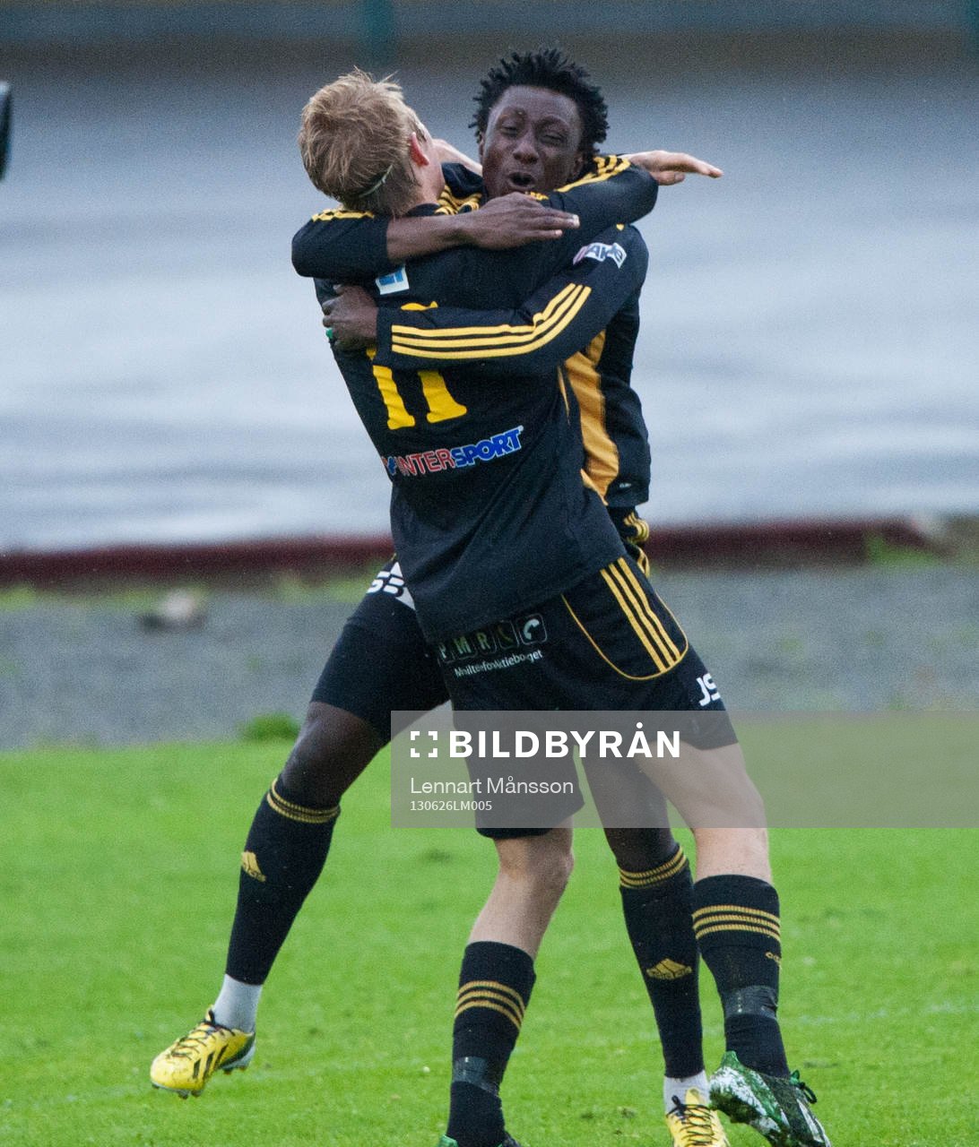 1-0 Filip Ranmo, Hässleholm, som tackar Waxiu Shehu för