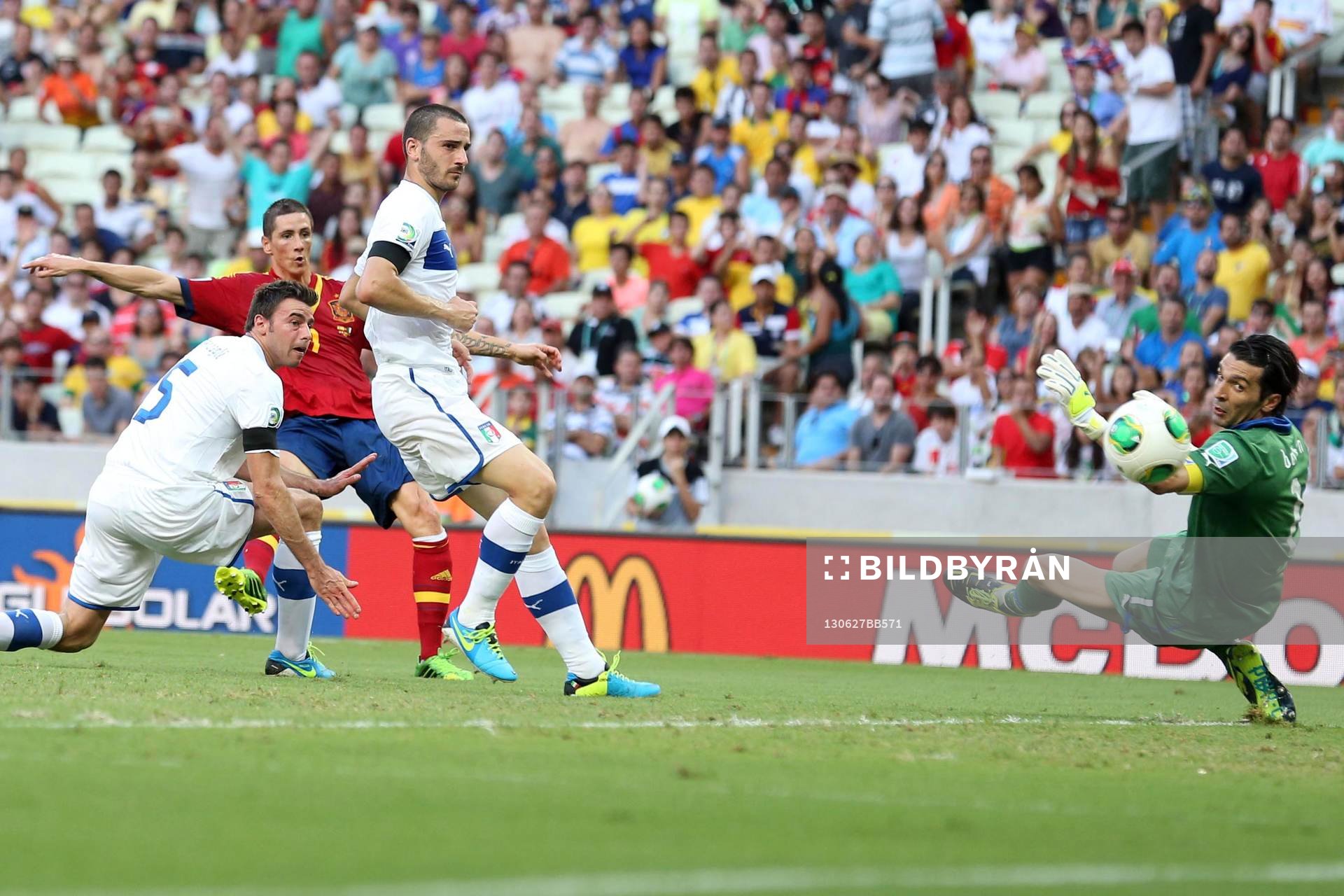Fotboll, Confederations Cup, Spanien - Italien: FERNANDO TORRES / BUFFON - 27.06.2013 - Espagne / Italie - 1/2Finale Coupe des Confederations 2013