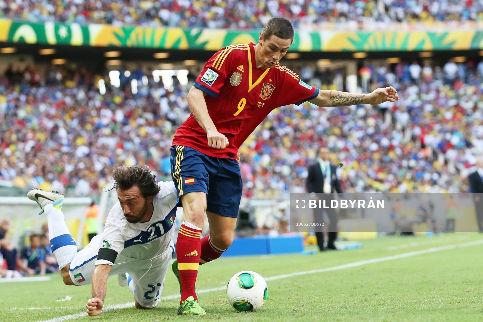  Fotboll, Confederations Cup, Spanien - Italien: Andrea PIRLO /  FERNANDO TORRES  - 27.06.2013 - Espagne / Italie - 1/2Finale Coupe des Confederations 2013