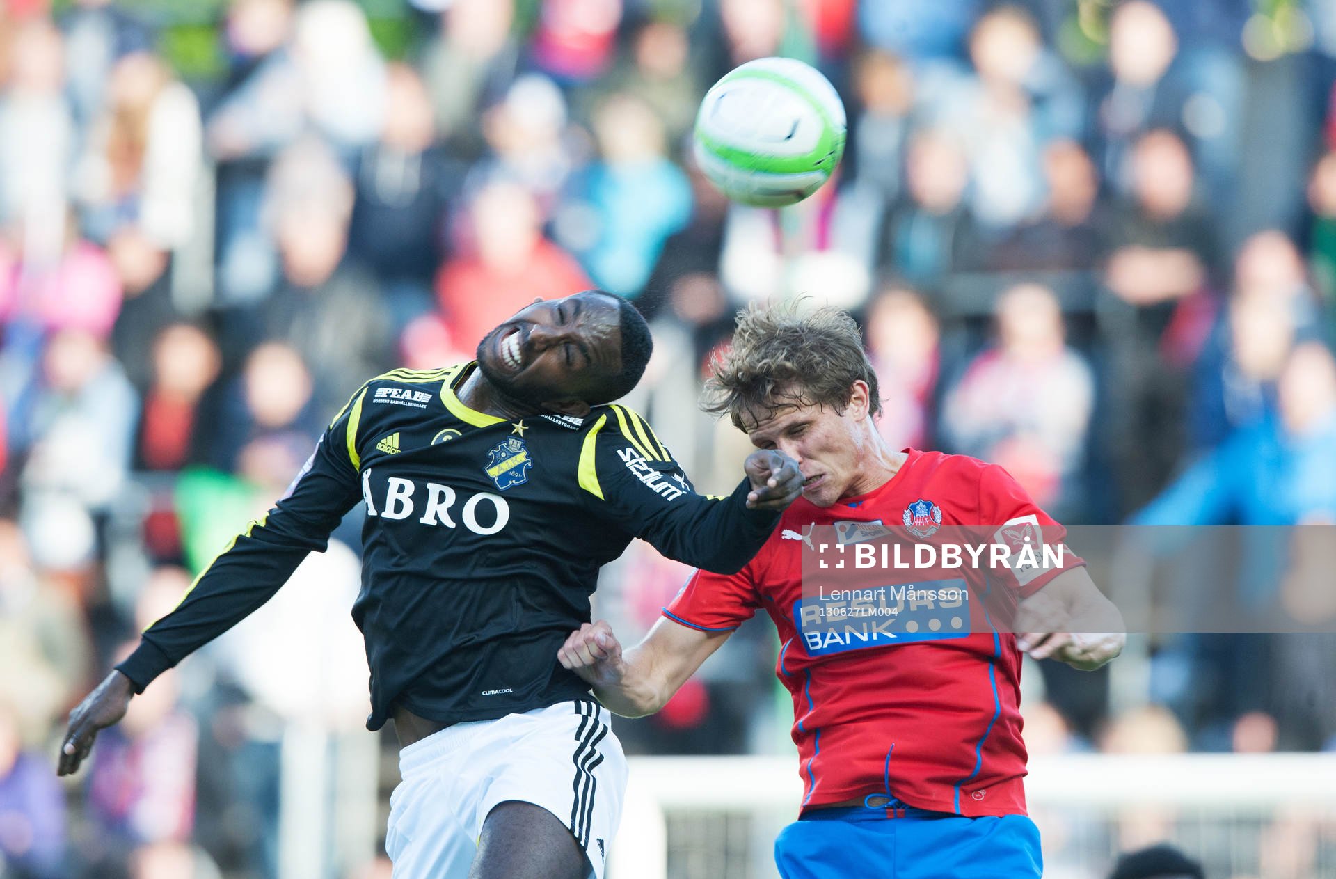 Henok Goitom, AIK, och Erlend Hanstveit, Helsingborg