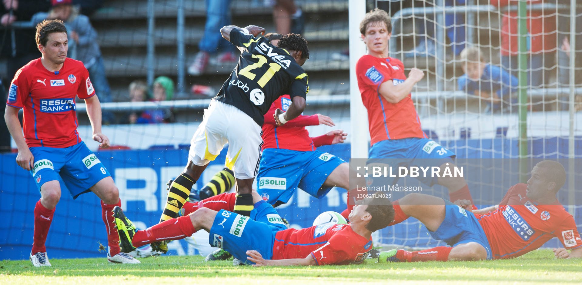 Kennedy Igboananike, AIK, har fått ner halva Helsingborg