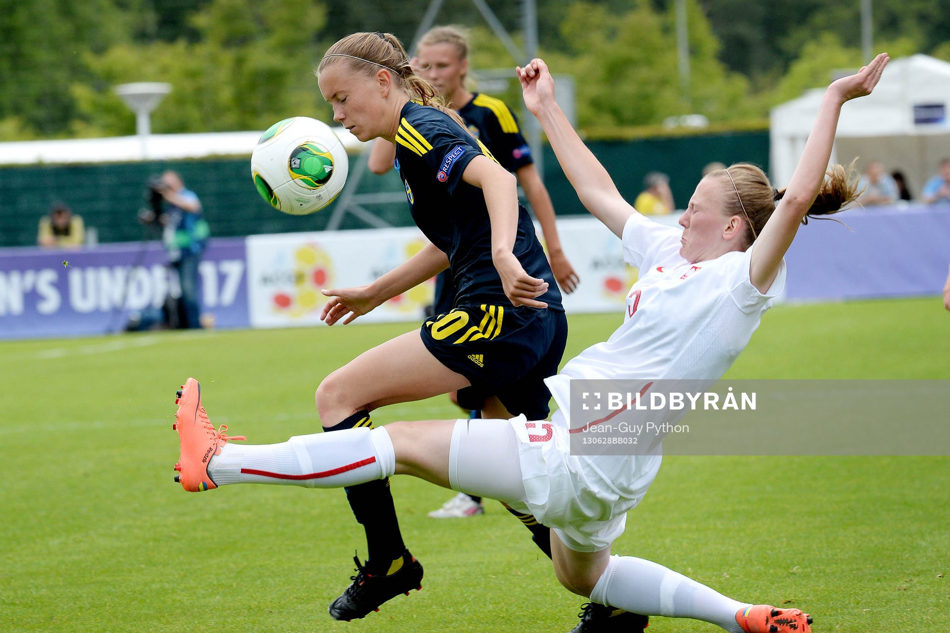 Nyon, 28 Juin 2013; Soccer; UEFA Championship Under 17 Women; Poland - Sweden. Picture show from l. t r. Adelisa Grabus and Anna Redzia