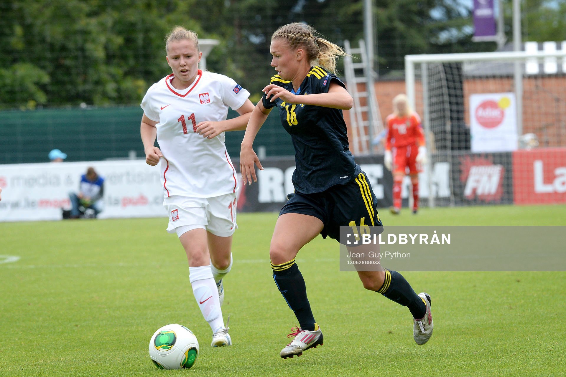 Nyon, 28 Juin 2013; Soccer; UEFA Championship Under 17 Women; Poland - Sweden. Picture show from l. t r. Dominika Deren and Amanda Östervall.
