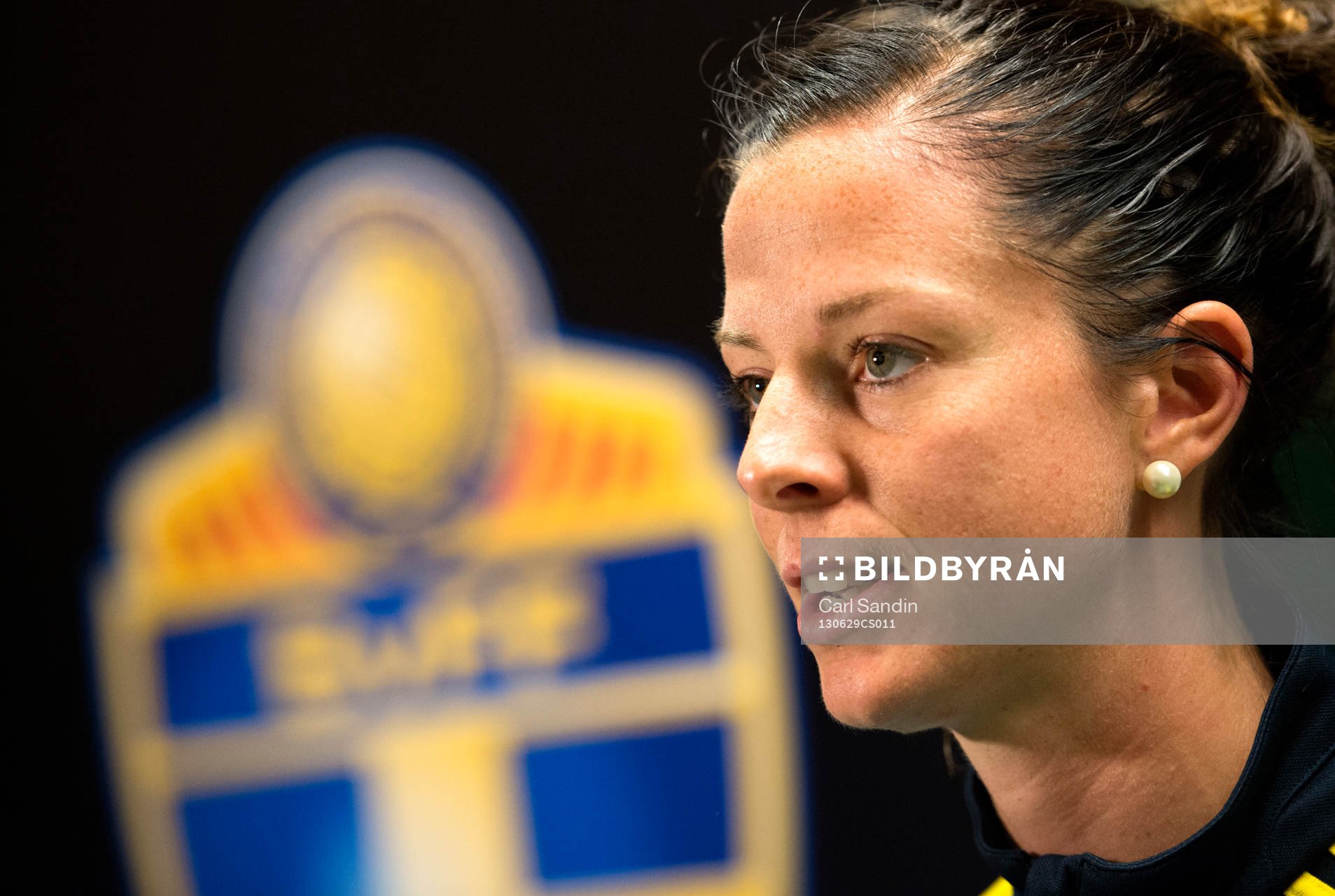 Sveriges Lotta Schelin blir intervjuad