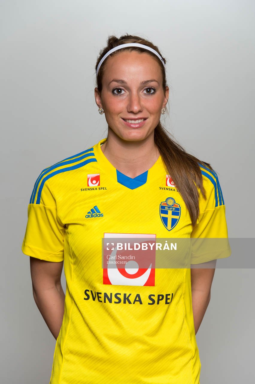 Sveriges Kosovare Asllani fotograferas