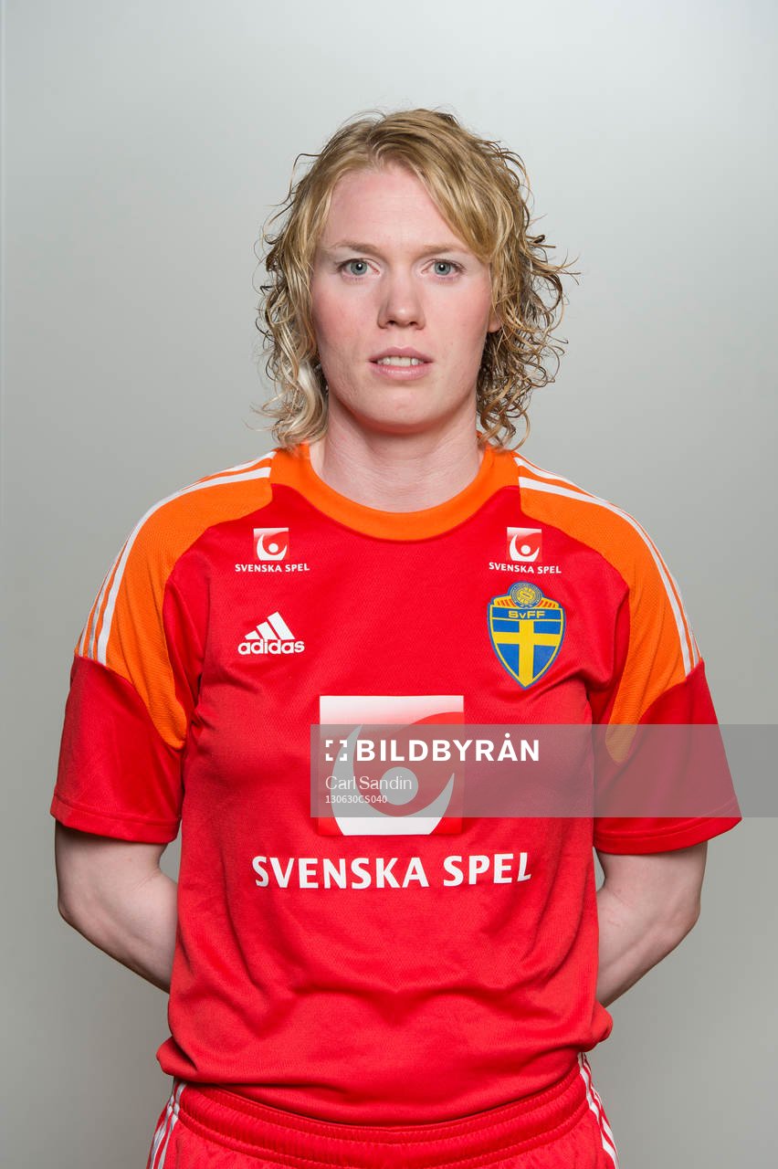 Sveriges målvakt Hedvig Lindahl fotograferas