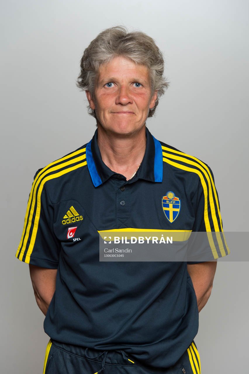 Sveriges förbundskapten Pia Sundhage fotograferas