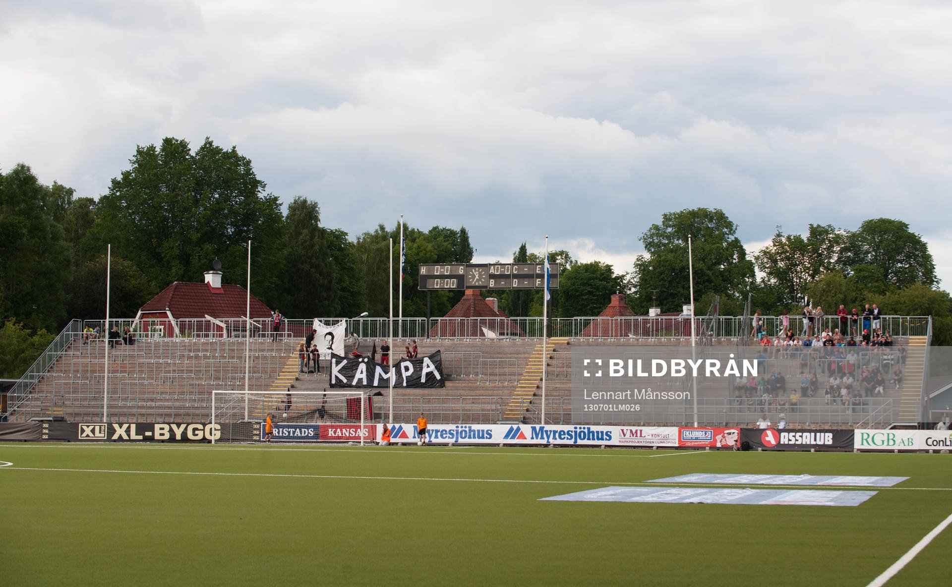 Bortasupporters, bortaklack, liten, på egen läktare