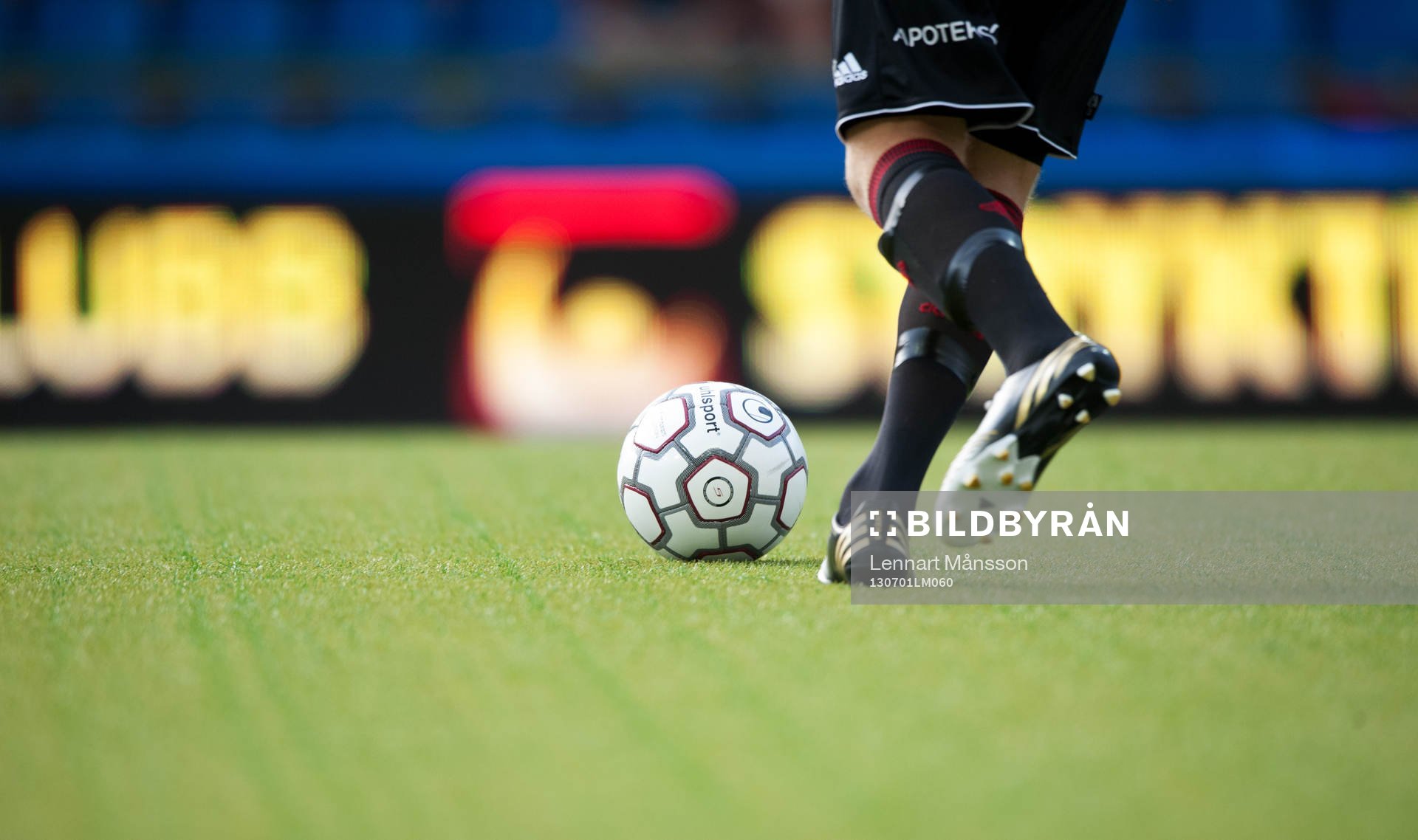 Fot, boll, fotbollsskor Adidas, bollkontroll, Svenska Spel