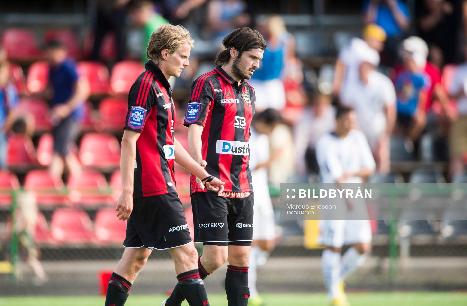 Brommapojkarnas Tim Björkström och Bojan Djordic deppar